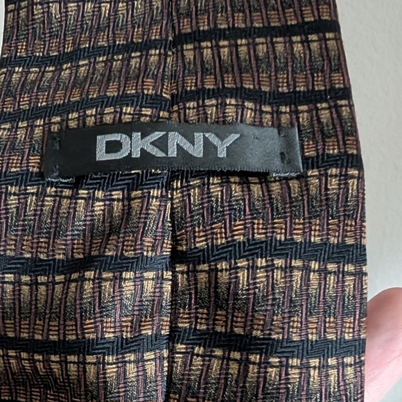 DKNY Black and Gold Patterned Tie - Picture 1 of 4
